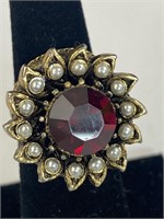 Vintage Costume jewelry adjustable Goldtone ring