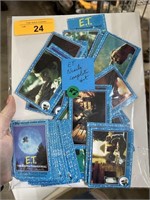 LOT OF VINTAGE E.T. ET TRADING CARDS SET