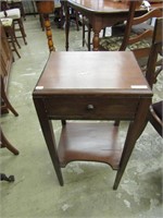 ANTIQUE SINGLE DRAWER SIDE TABLE