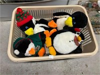 BASKET WITH STUFFED TOYS