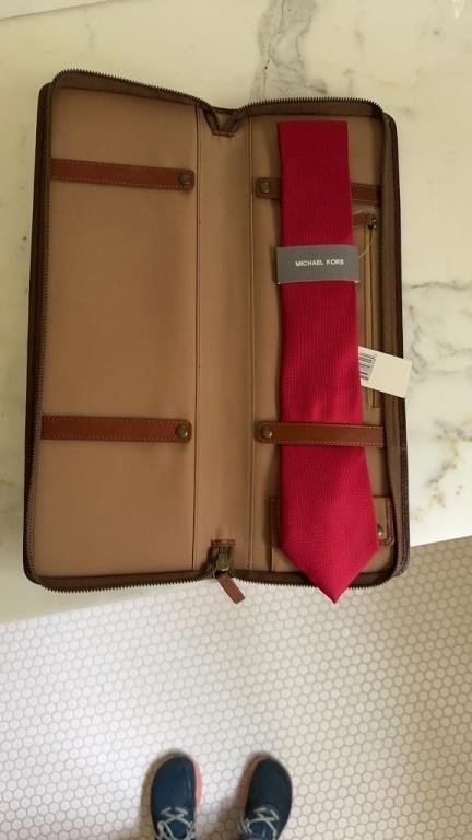 Tie, Michael Kors NWT & Case