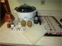 crock pot,cats & items