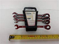 Reversible Ratcheting Metric Wrenches