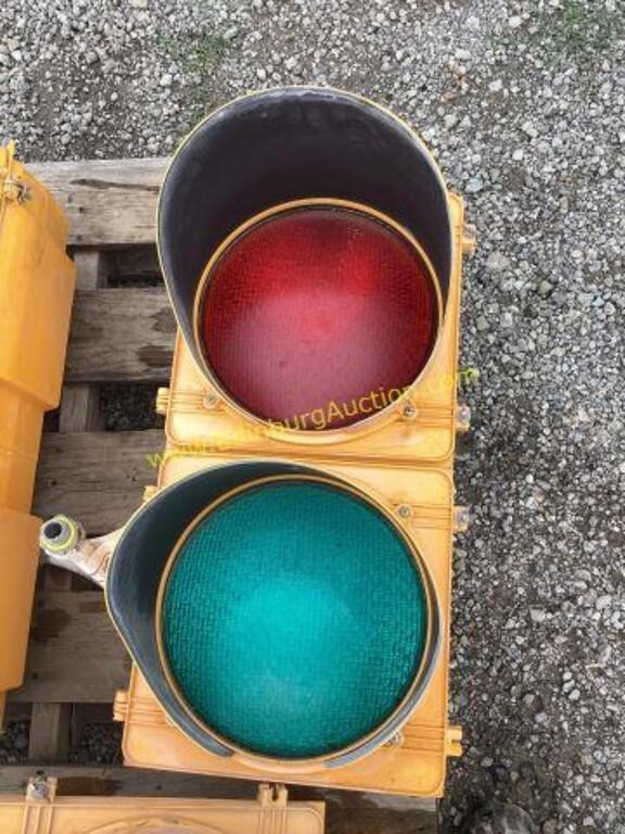 D1. Traffic light works