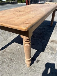 Fine Large Pine Table (227 cm W)