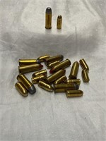 Assorted pistol bullets