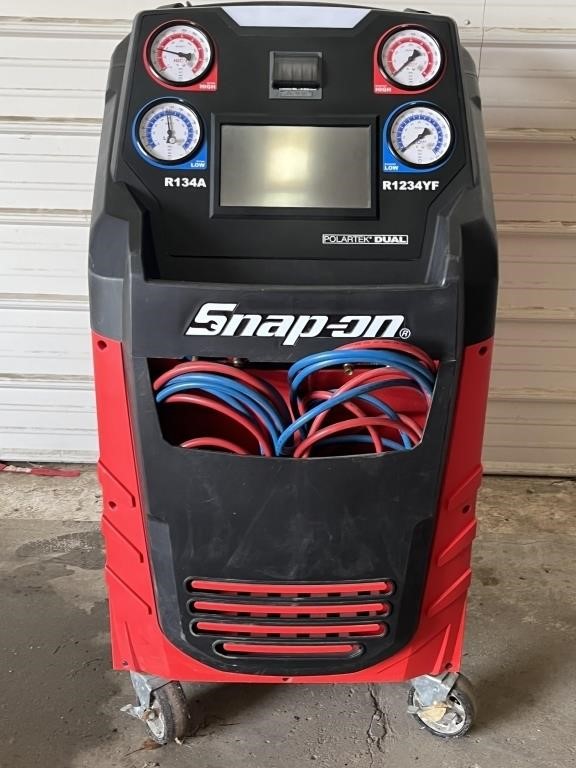 SnapOn AC charge/recovery machine