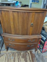 Vintage French Provincial Armoire 501/2 x 38 x 21