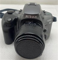 Nikon Pronea 600i (Damaged battery cover)