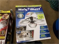 Maxx Blast Garage Light