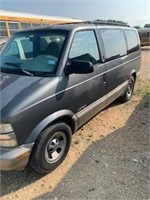 LL - 2001 Chevrolet Astro Van