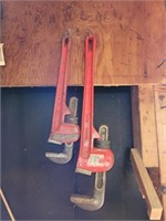 2 heavy duty pipe wrenches