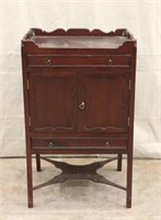 COMMODE CABINET