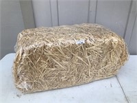 Decorative Straw in Plastic Wrap