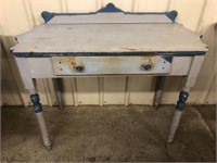 UNIQUE ANTIQUE VANITY TABLE WITH DRAWER