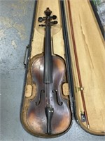 Unbranded violin in old wooden case needs new
