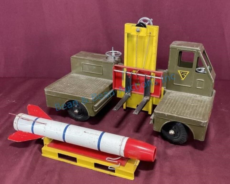 Nylint guided missile carrier with parts