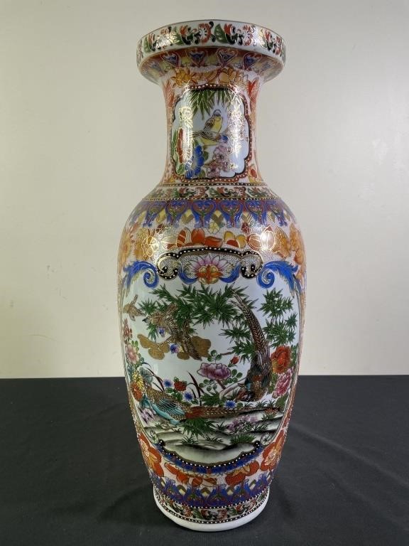 Chinese Hand Painted Porcelain Bird Vase (A)