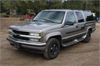 1999 Chevy Suburban 1500 3GNFK16R2XG152455