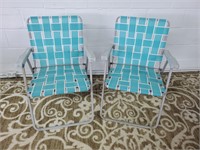 2 vintage folding beach chairs