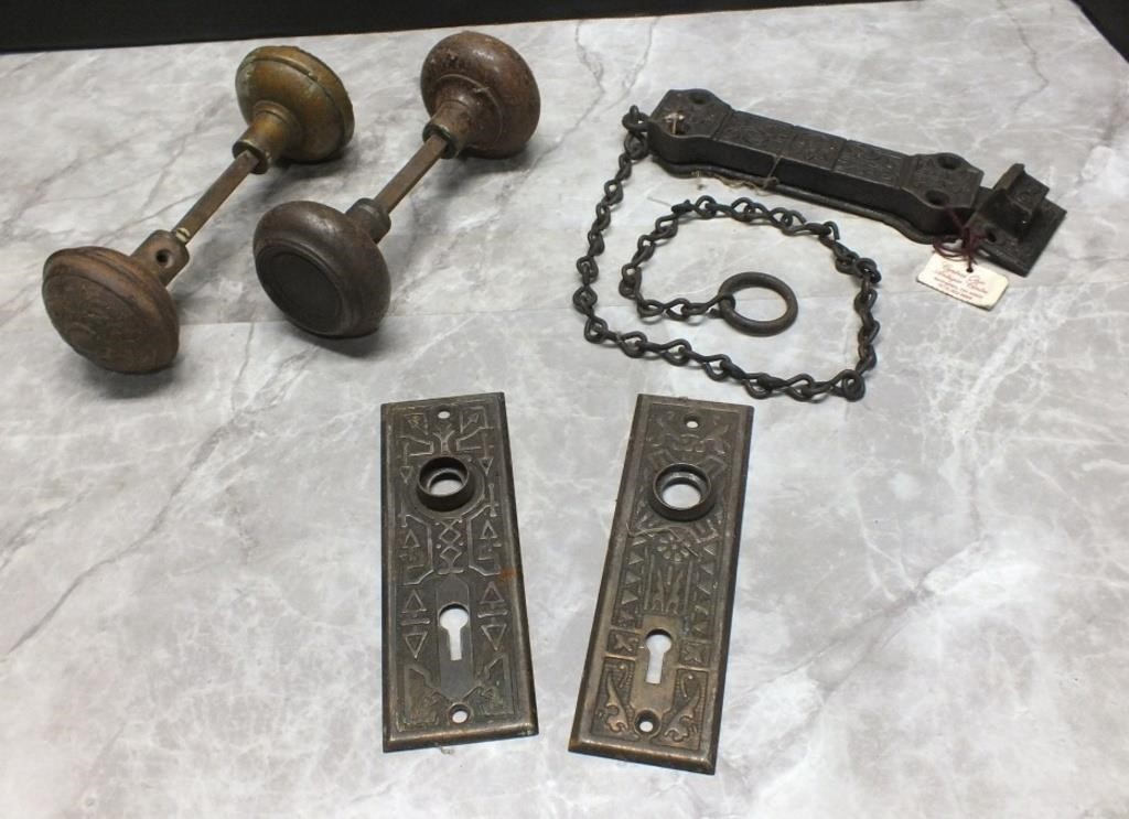 ANTIQUE DOOR KNOBS & HARDWARE