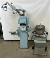 (AV) Dental Chair, No Model Number, 40In T X 48In