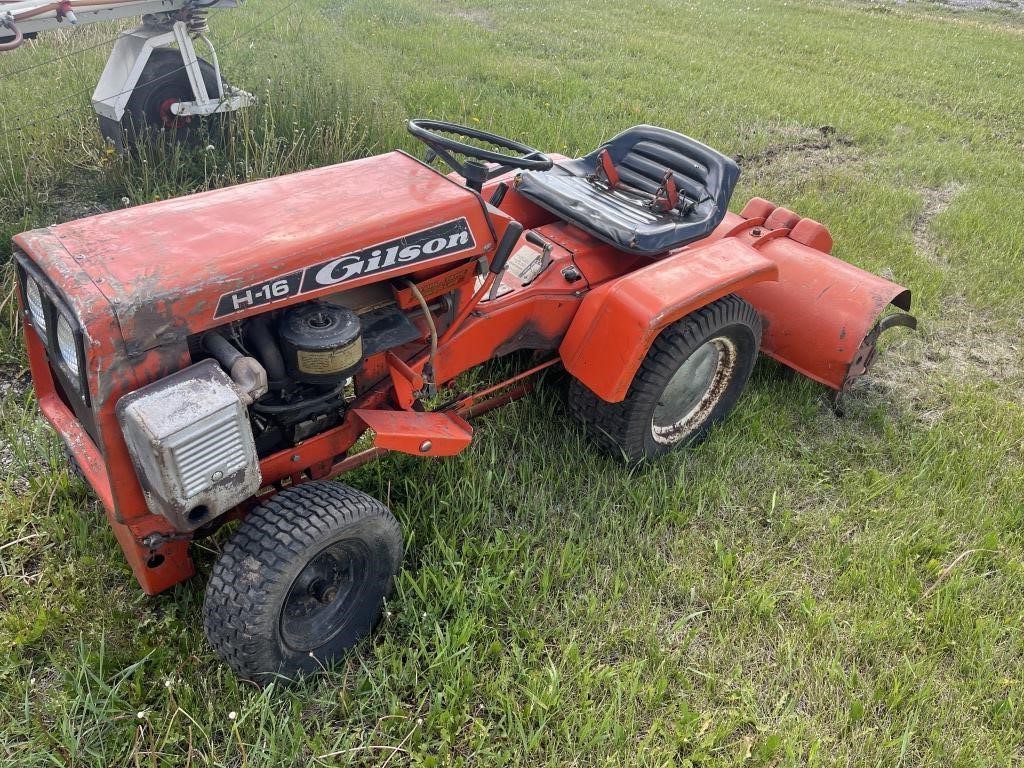 Gilson H-26 Garden Tractor W/ Attach Inc