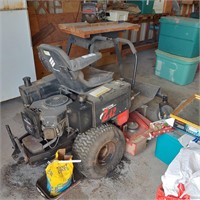 ZERO TURN MOWER W/VANGUARD MOTOR (NEEDS WORKS)