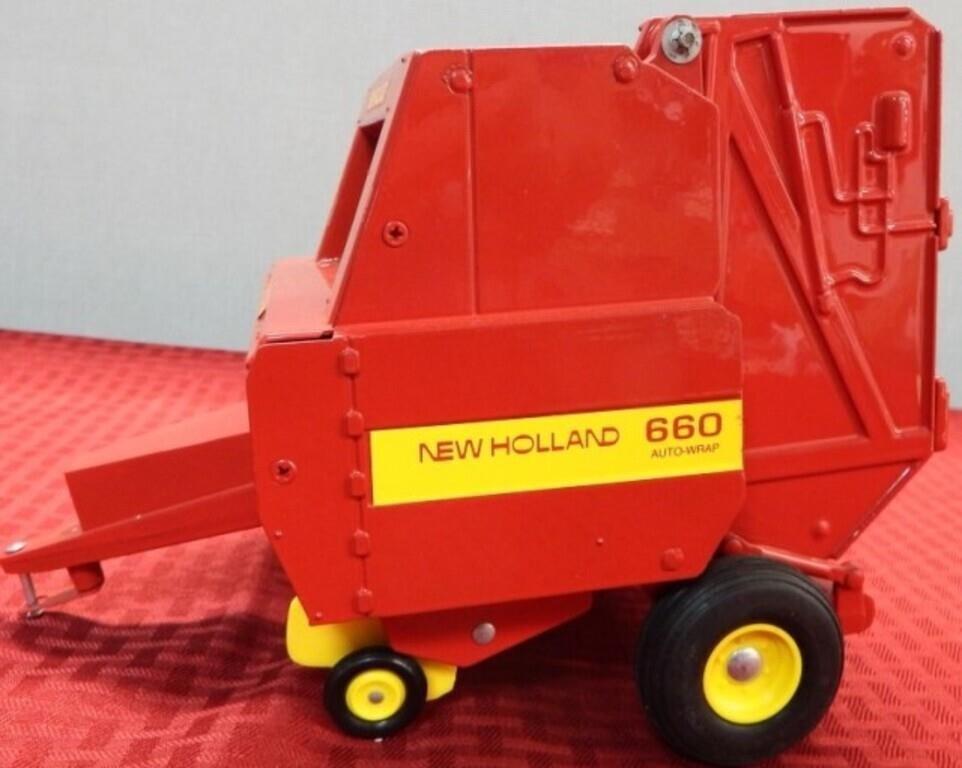 Ertl New Holland 660 Auto Wrap Round Baler