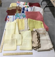 Lot of tablecloths, lace mats, & rags/napkins