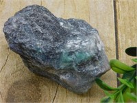 AQUAMARINE IN SERPENTINITE ROCK STONE LAPIDARY SPE