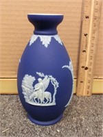 Wedgwood 5" vase w/cracks at neck see pictures
