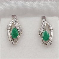 STERLING SILVER 0.76CTS EMERALD & CUBIC EARRINGS