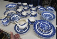 94pcs of blue willow dishes