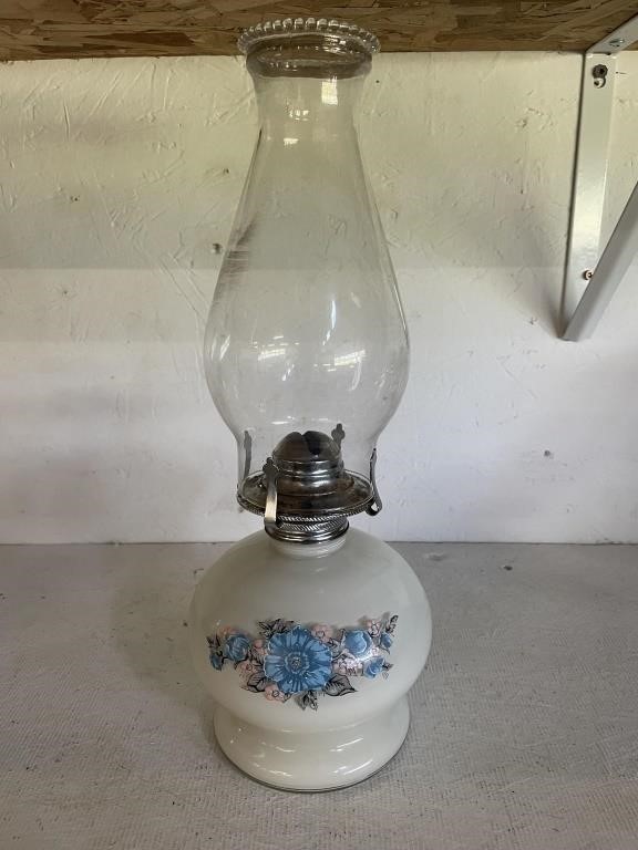 Vintage White Oil Floral Hurricane Lamp