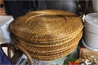 WOVEN STRAW PLATE TRAYS