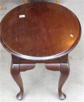 Queenanne style cherry end table
