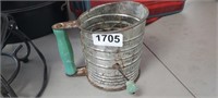VINTAGE BROMWELLS SIFTER