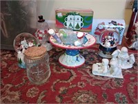 Great lot of Christmas items including 2