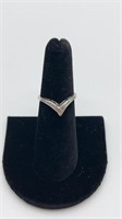 14k white gold & diamond ring 1.5gr size 5