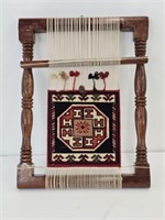 DECORATIVE WALL HANGING LOOM WITH RUG