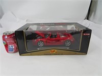 Porsche Carrera GT , voiture die cast 1:18 Maisto