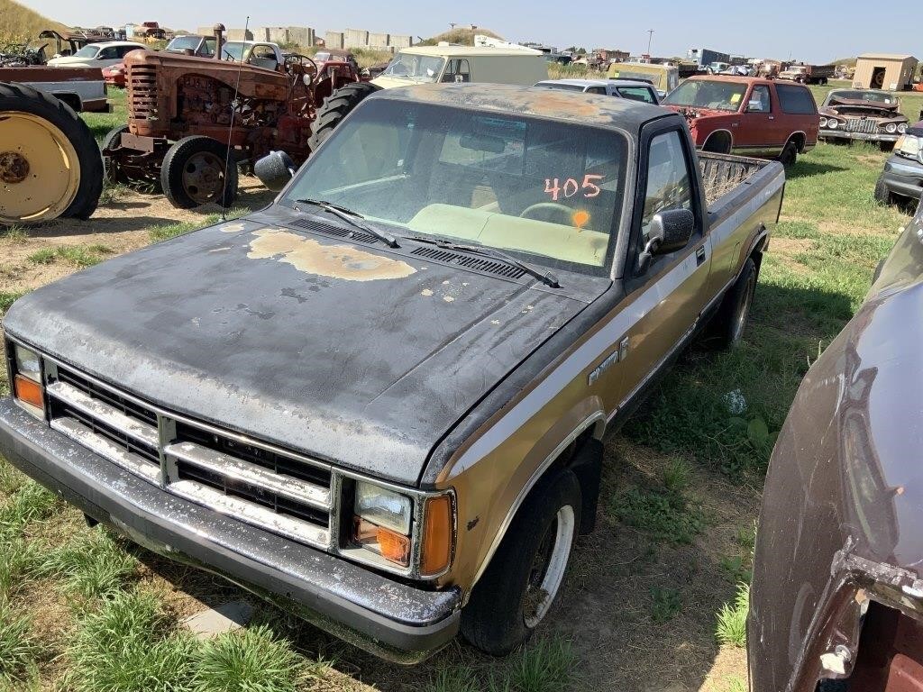 Nebraska Truck Hoard Auction - Part 2 - Day 1!!