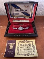 Waltham Womens 17 Jewels Wrist Watch
