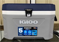 Igloo 54qt Rollling Cooler