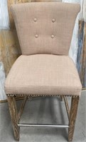 39 - ACCENT CHAIR