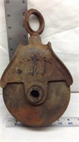 C4) ANTIQUE IRON & WOOD PULLEY