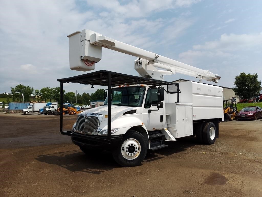 2003 International 4300 SBA Bucket Truck