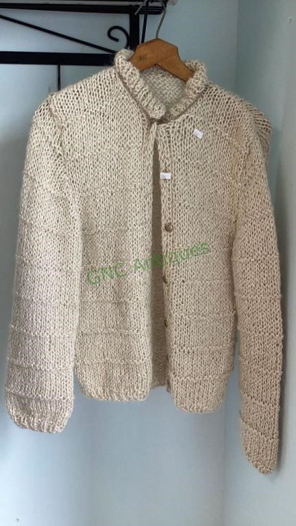 Hand knitted lady sweater with gold flex