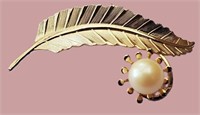 STUNNING VINTAGE GOLD & PEARL FEATHER BROOCH